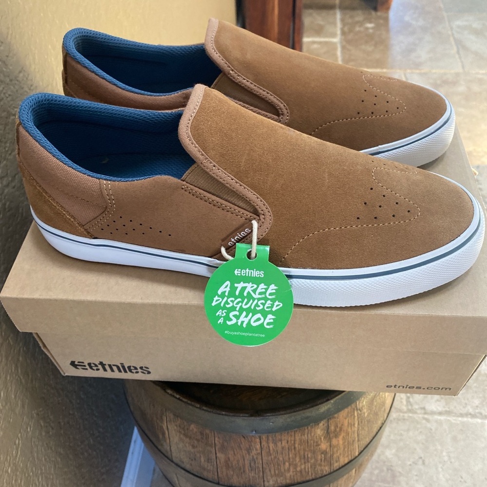 Brand new  Etnies shoes! Never worn. Mens Size 9.5. Comfortable Cush insole.